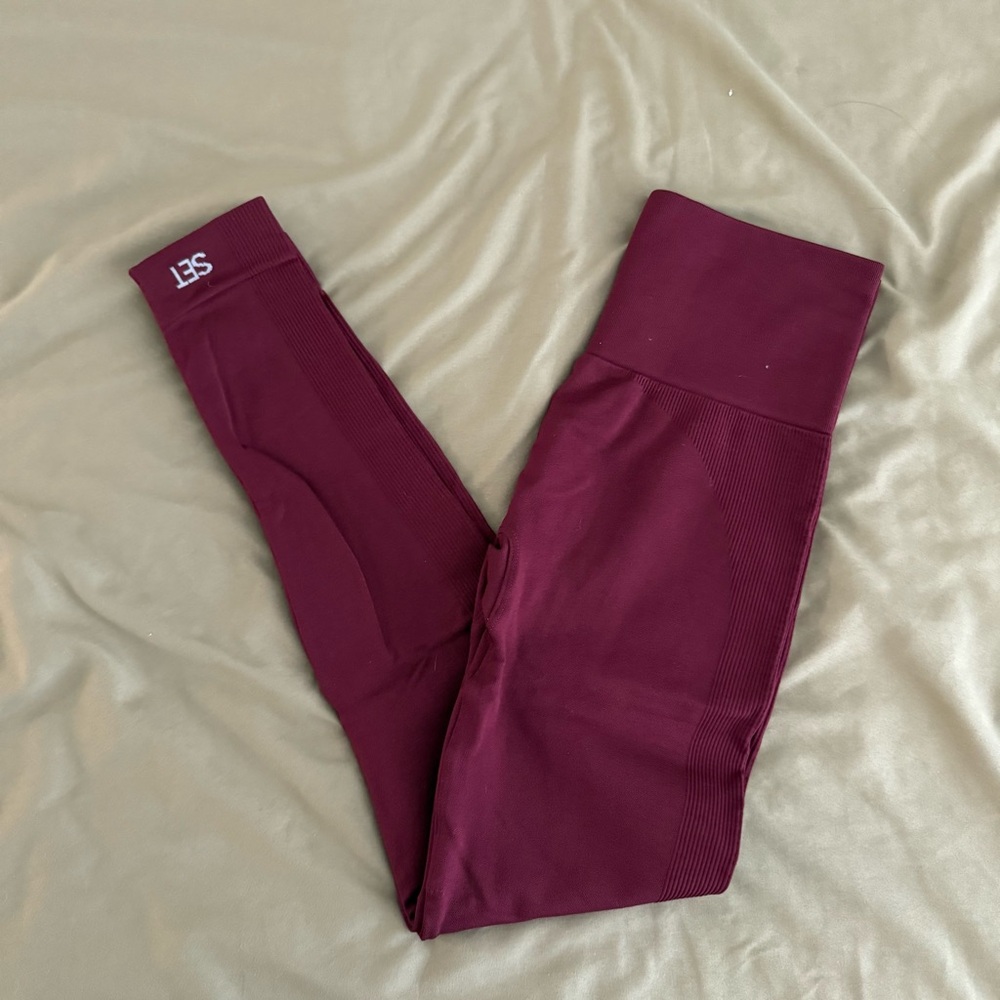 SET Active Deep Red Leggings